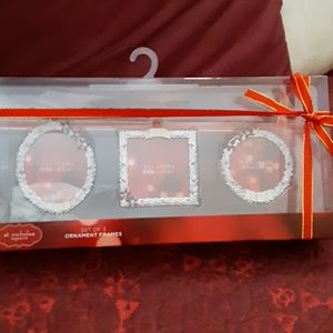 Set of 3 ornament frames -'joy peace & love